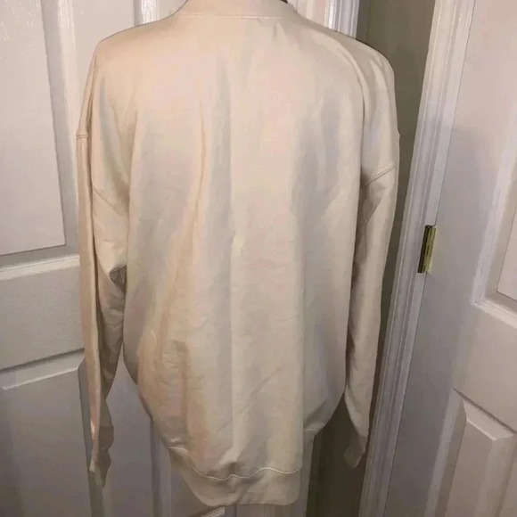 M&C Sportswear Sweatshirt Embroidered "A Grandma’s Love Is Forever‎ True” L - Picture 5 of 7